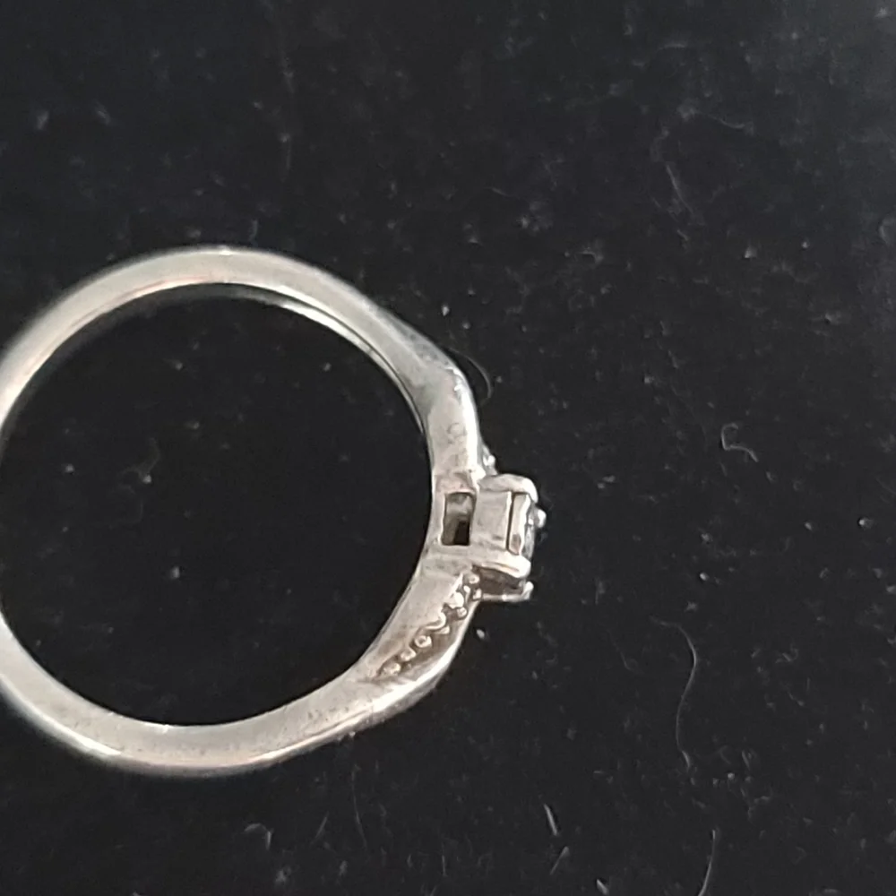 Diamond Ring - Picture 5 of 11